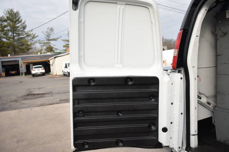 2015 Chevrolet Express Cargo Work Van photo 35