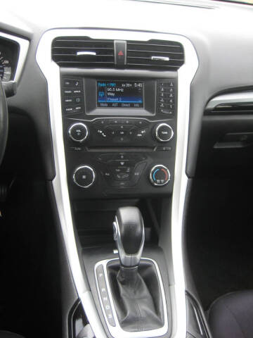 2014 Ford Fusion SE