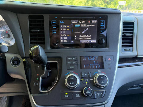 2015 Toyota Sienna