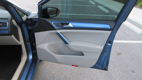 2015 Volkswagen e-Golf SEL Premium
