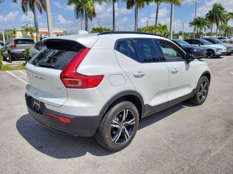 2026 Volvo XC40 B4 Core