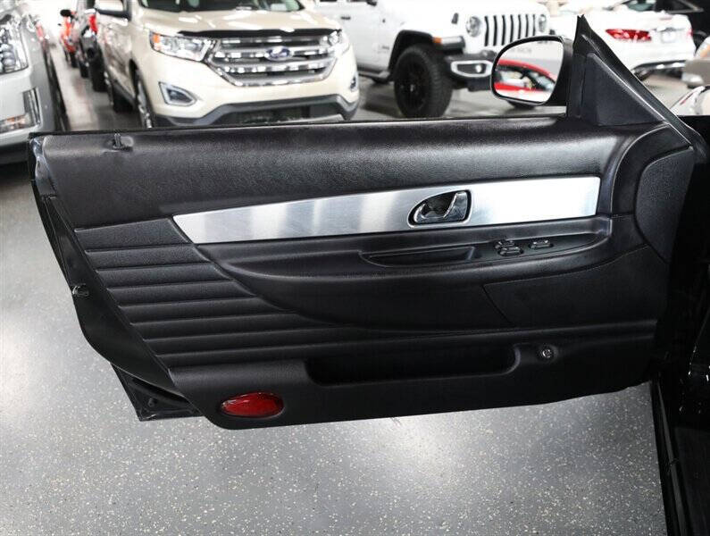 2004 Ford Thunderbird Deluxe