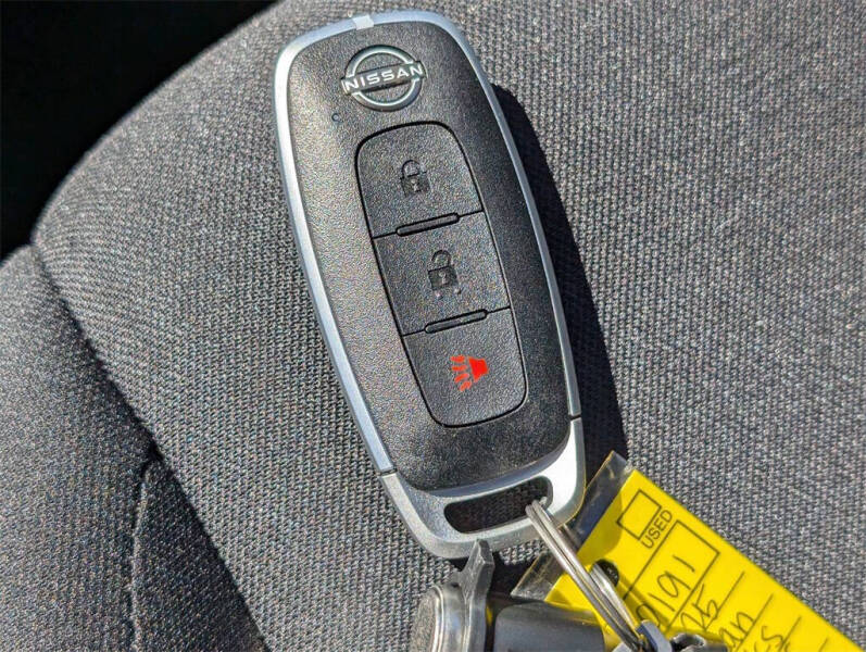 2025 Nissan Kicks Play S