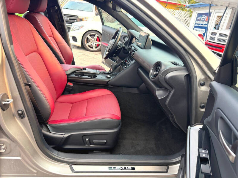 2023 Lexus IS 300