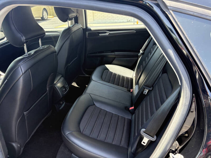 2017 Ford Fusion SE