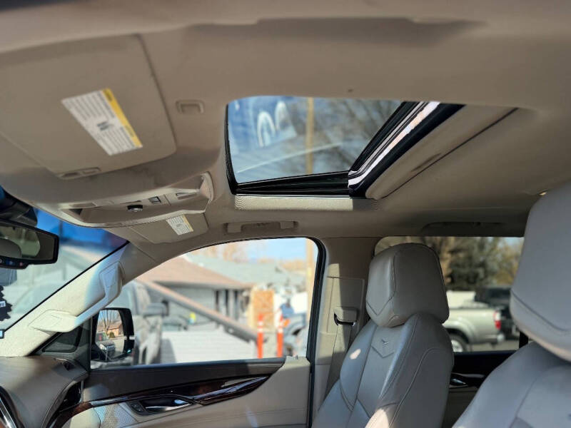 2016 Cadillac Escalade Luxury Collection