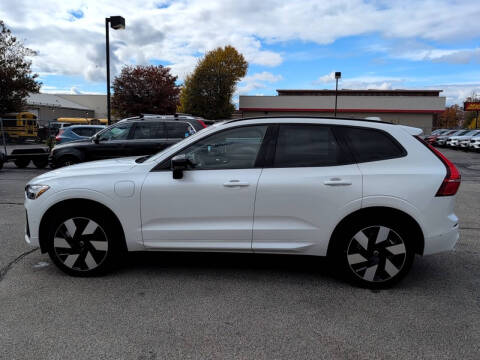 2025 Volvo XC60 T8 Plus Dark Theme