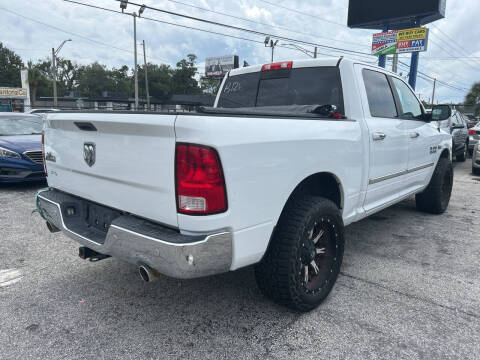 2016 RAM 1500 SLT
