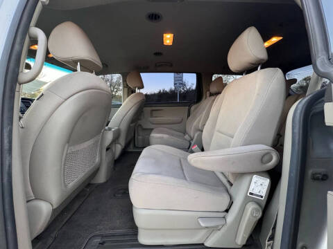 2015 Kia Sedona L