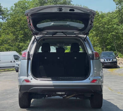 2018 Toyota RAV4 LE