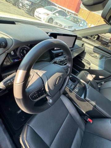 2024 Lexus ES 300h