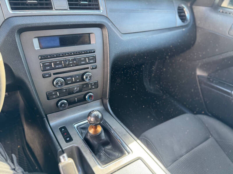 2012 Ford Mustang V6