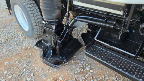 2011 Freightliner M2 106