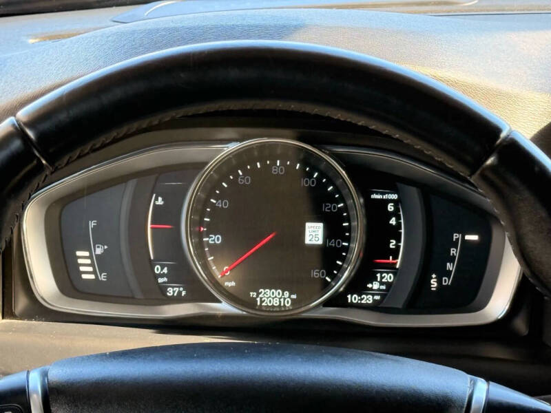 2015 Volvo XC70 T6 Platinum