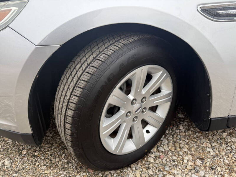 2012 Ford Taurus SE