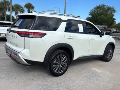 2024 Nissan Pathfinder SL