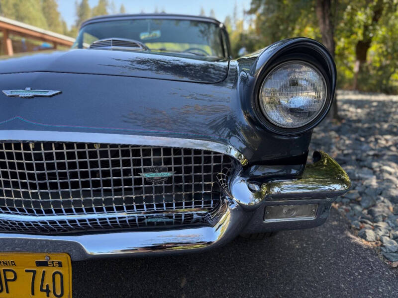 1957 Ford Thunderbird