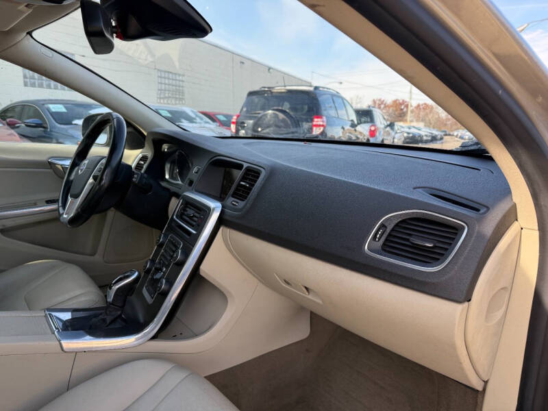 2015 Volvo V60 T5 Premier Plus