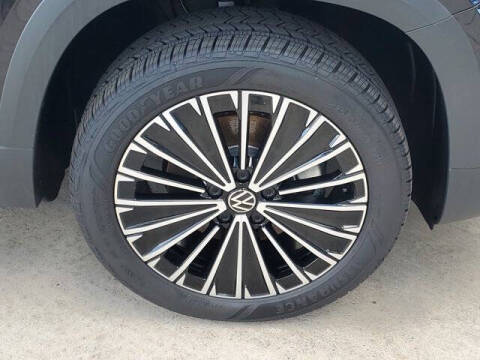 2025 Volkswagen Taos SE