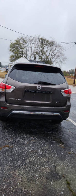 2016 Nissan Pathfinder SV