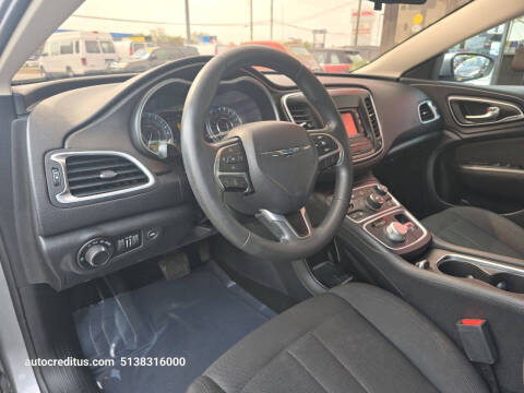 2017 Chrysler 200 LX