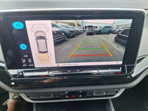 2026 Volkswagen Atlas Cross Sport SEL R-Line Black 4Motion