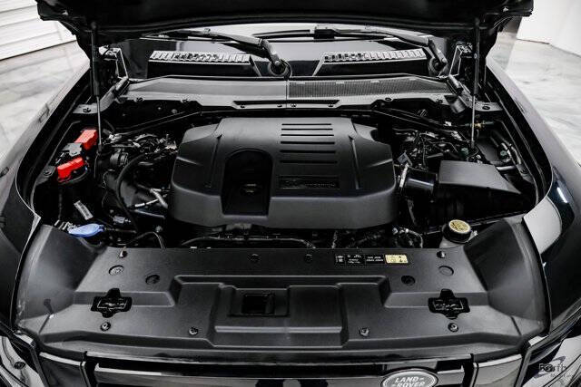 2024 Land Rover Defender 130 P400 X-Dynamic SE