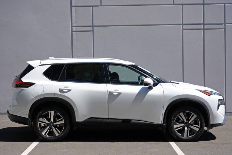 2024 Nissan Rogue SL
