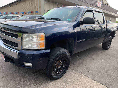 2007 Chevrolet Silverado 1500 for sale at Six Brothers Mega Lot in Youngstown OH
