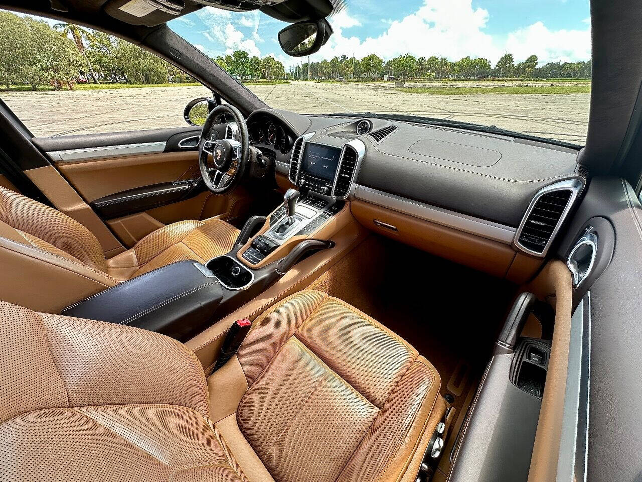 2017 Porsche Cayenne 24