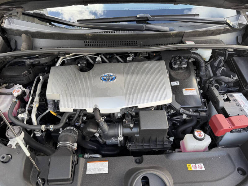 2022 Toyota Prius LE