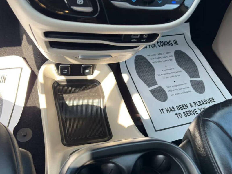 2017 Chrysler Pacifica Touring-L