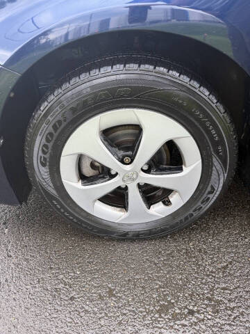 2013 Toyota Prius Two