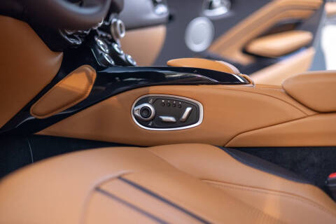 2023 Aston Martin Vantage