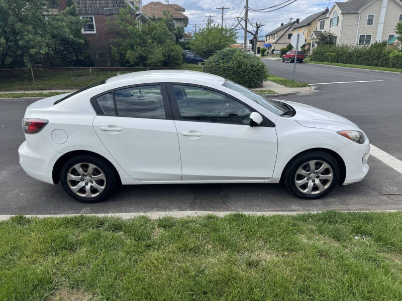 2013 Mazda MAZDA3 i SV