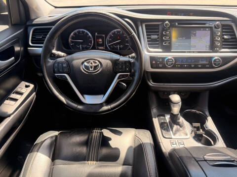 2018 Toyota Highlander SE
