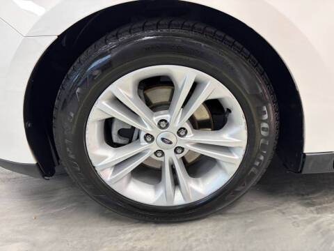 2018 Ford Taurus SEL