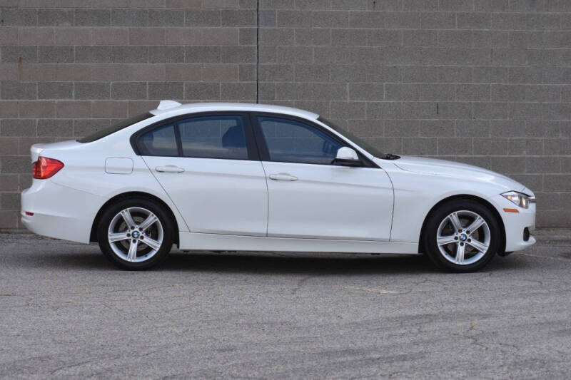 2013 BMW 3 Series 328i photo 2