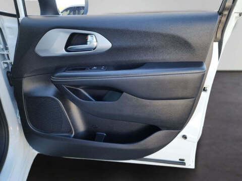 2023 Chrysler Pacifica Touring