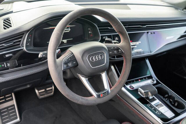 2023 Audi RS Q8 6