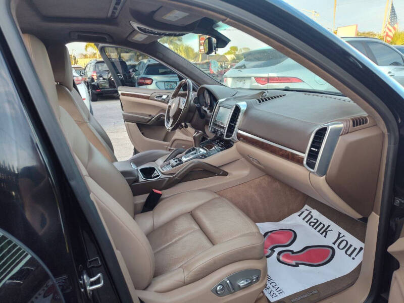 2014 Porsche Cayenne GTS