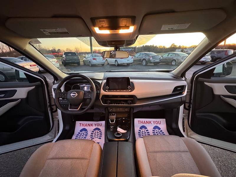 2025 Nissan Rogue SV