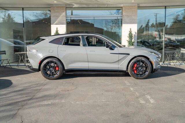 2021 Aston Martin DBX 52