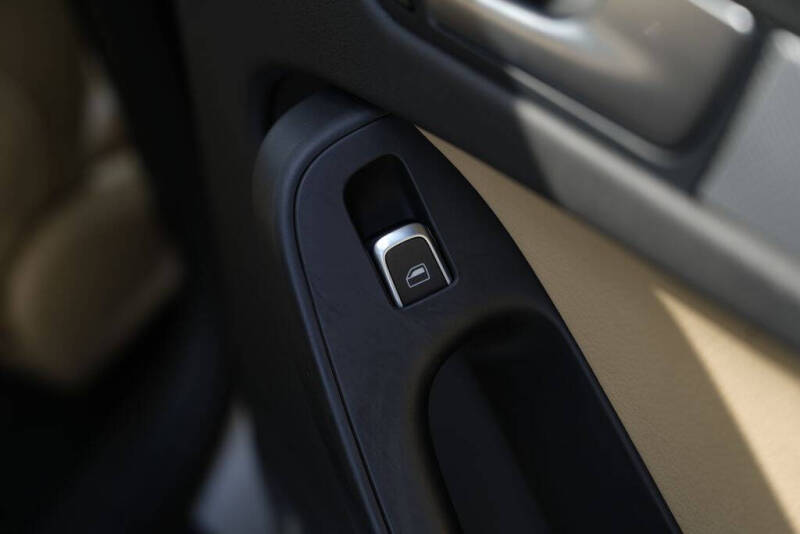 2015 Audi A4 2.0T quattro Premium Plus