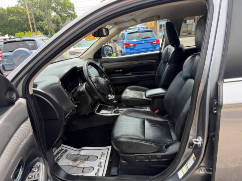 2020 Mitsubishi Outlander SE