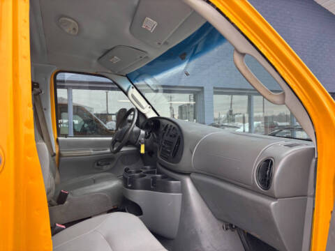 2008 Ford E-450 Box Van