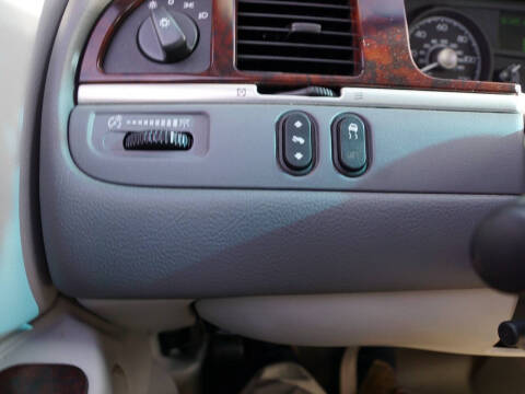 2006 Lincoln Town Car Signature