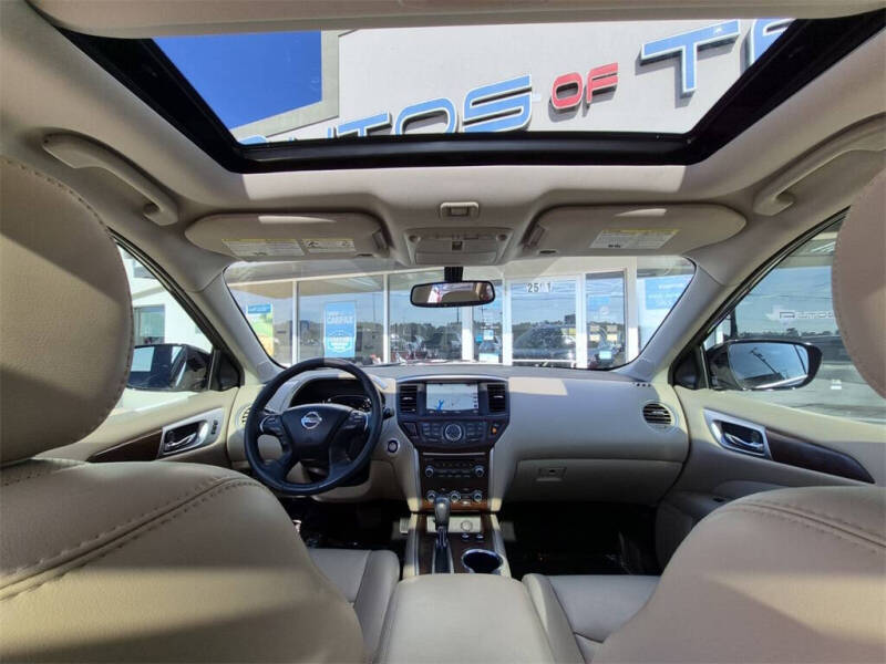 2017 Nissan Pathfinder Platinum