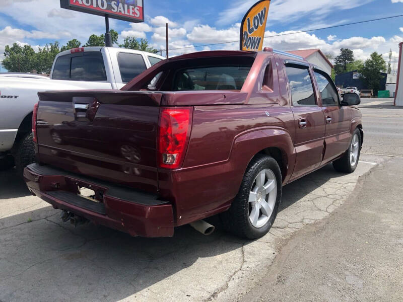 2005 Cadillac Escalade EXT Base photo 2