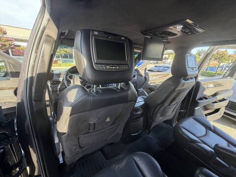 2017 Cadillac Escalade ESV Platinum